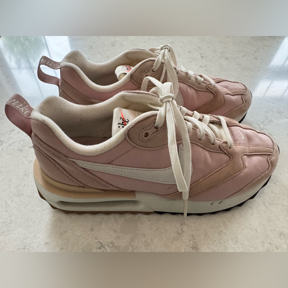 Women’s Nike Air Max Dawn size 8 - Picture 4 of 10